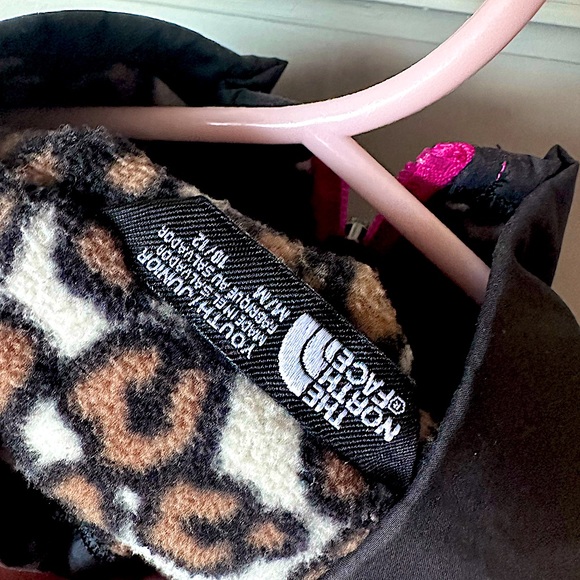 The North Face Girls Jacket - Picture 1 of 4